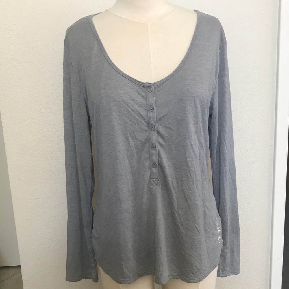 Victoria’s Secret Long Sleeve Gray Pajama Top NWT